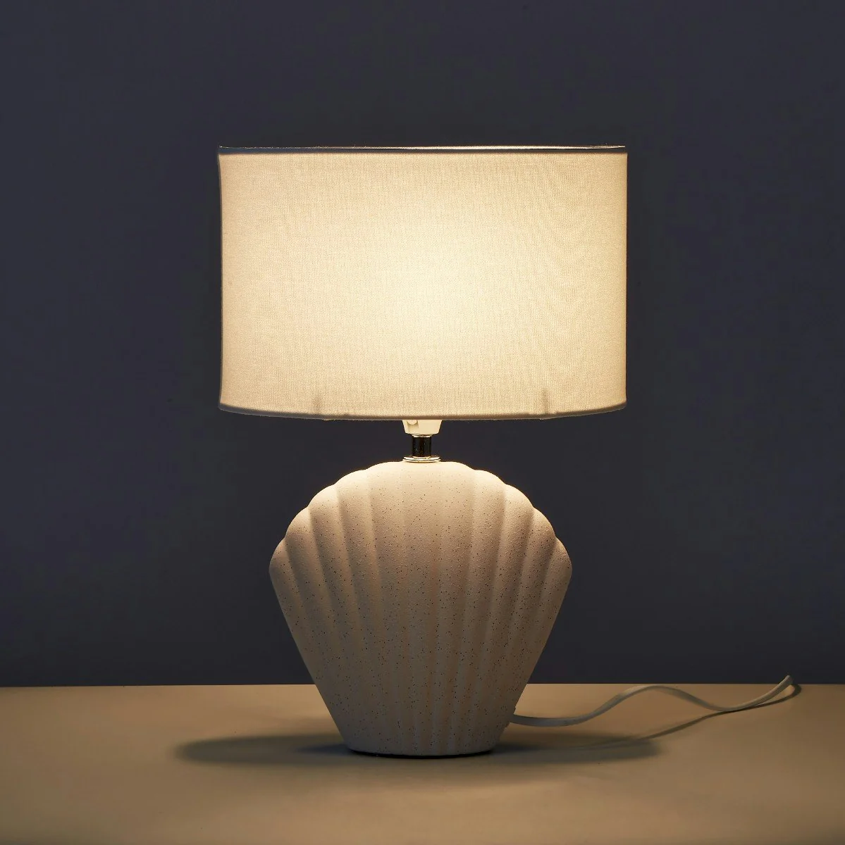 Amalfi Seashell Table Lamp White Speckle 24.5x15x36cm - Image 6