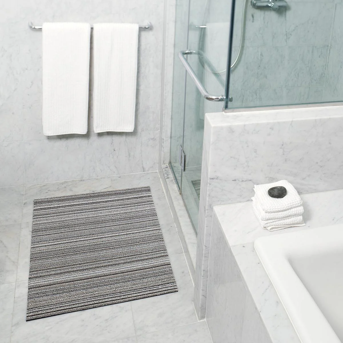 Chilewich Utility Mat Skinny Stripe Birch 61x91cm - Image 4