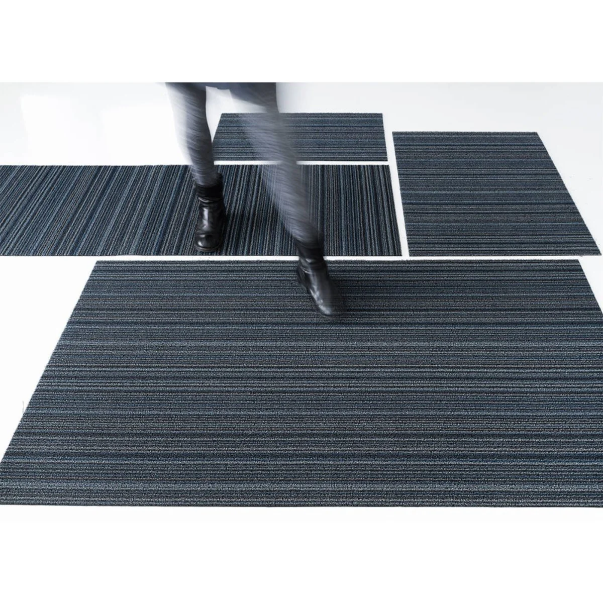 Chilewich Utility Mat Skinny Stripe Blue 61x91 - Image 4