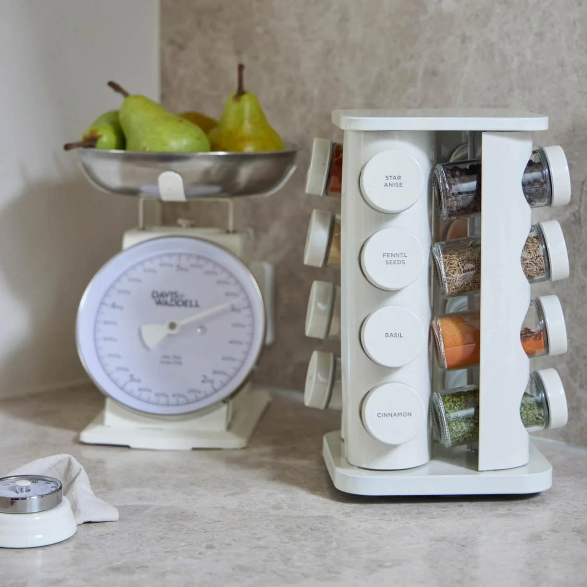 Davis & Waddell Newbury Spice Rack Jar Set 16 Piece - Image 4