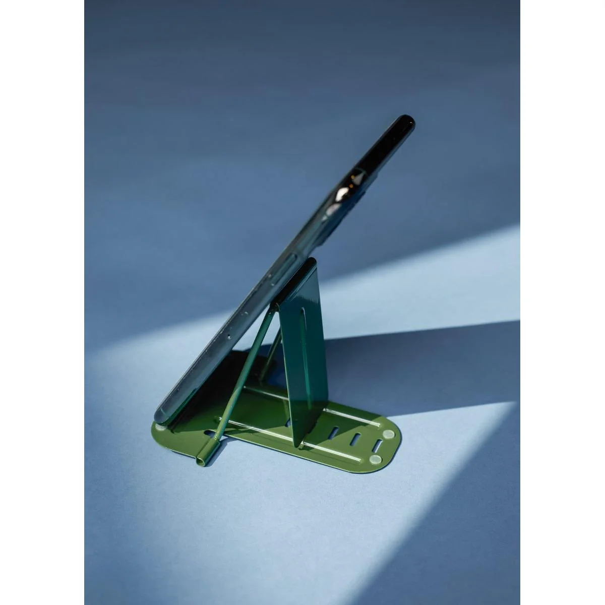 Gentlemen's Hardware Pocket Phone Stand - Image 4