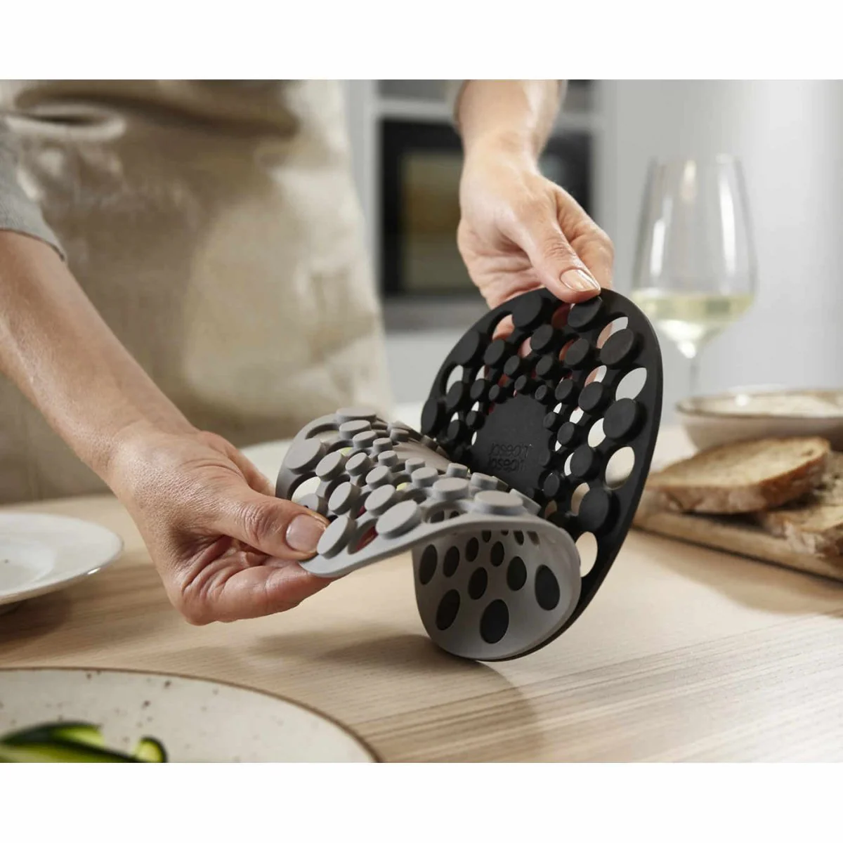 Joseph Joseph Spot-On Silicone Trivet Grey Set of 2 - Image 2