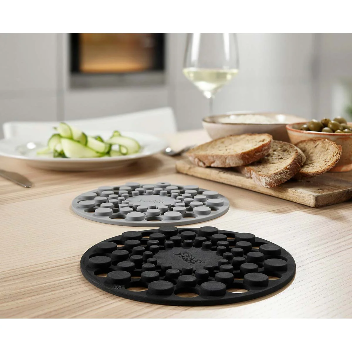 Joseph Joseph Spot-On Silicone Trivet Grey Set of 2 - Image 4