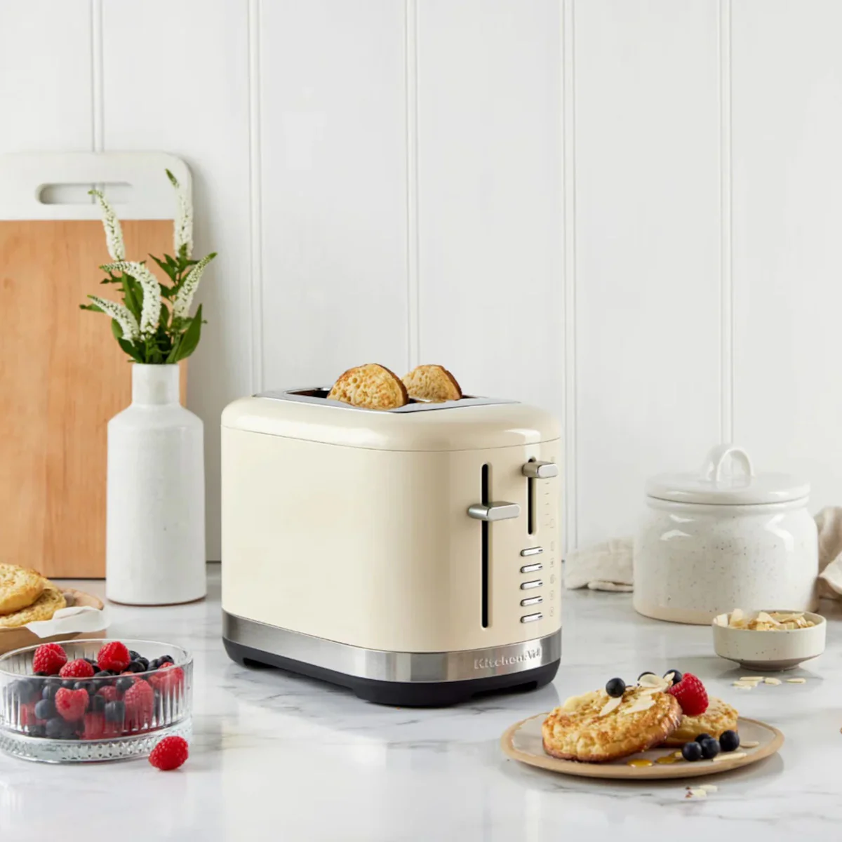 Kitchenaid KMT2109 2 Slice Toaster Almond Cream - Image 6