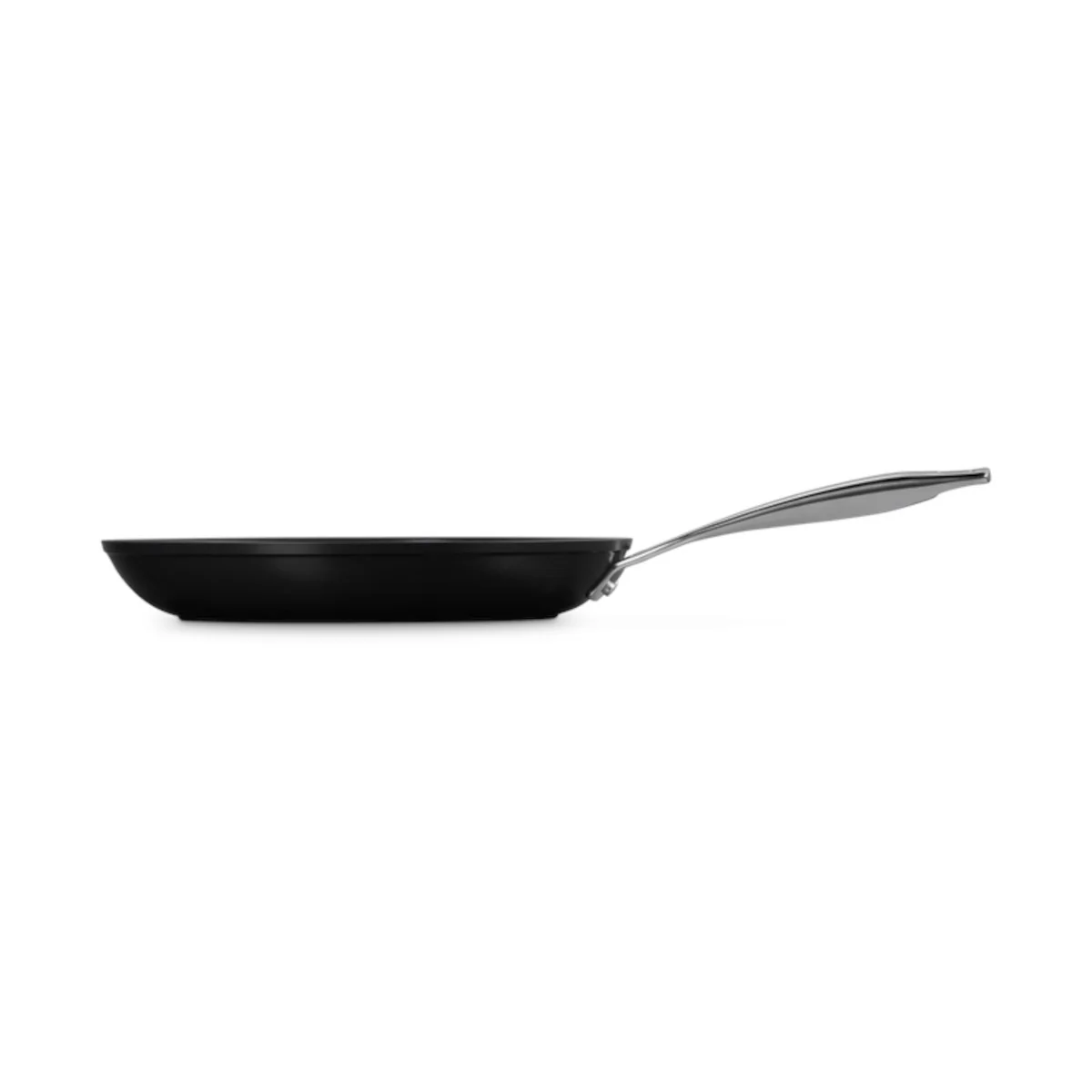 Le Creuset Essential Non-Stick Ceramic Frying Pan 28cm - Image 3