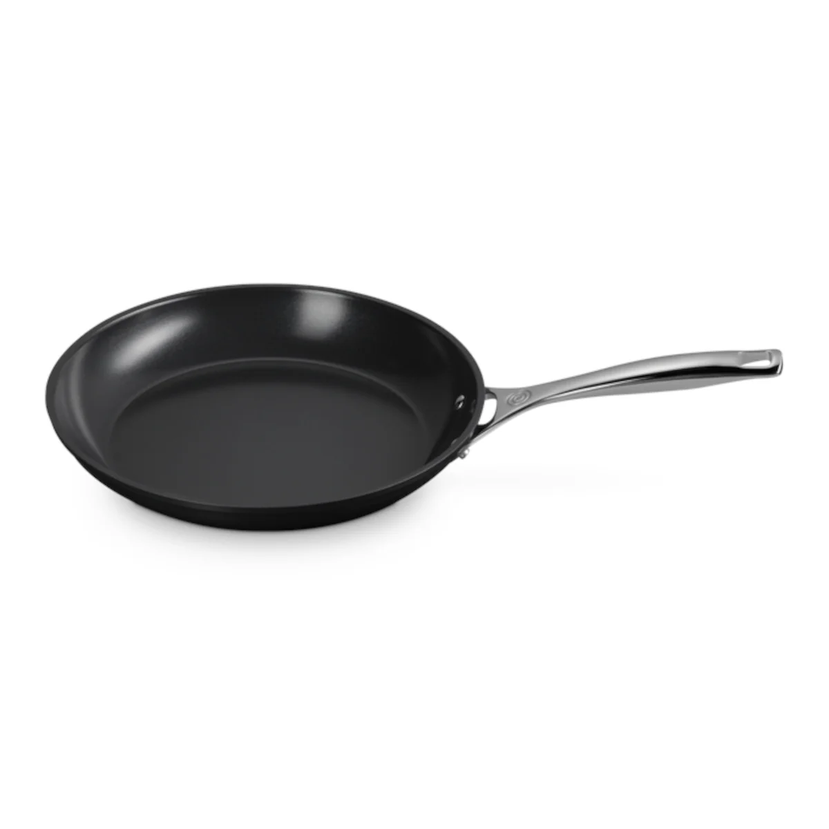 Le Creuset Essential Non-Stick Ceramic Shallow Frying Pan Set 24cm & 28cm - Image 2