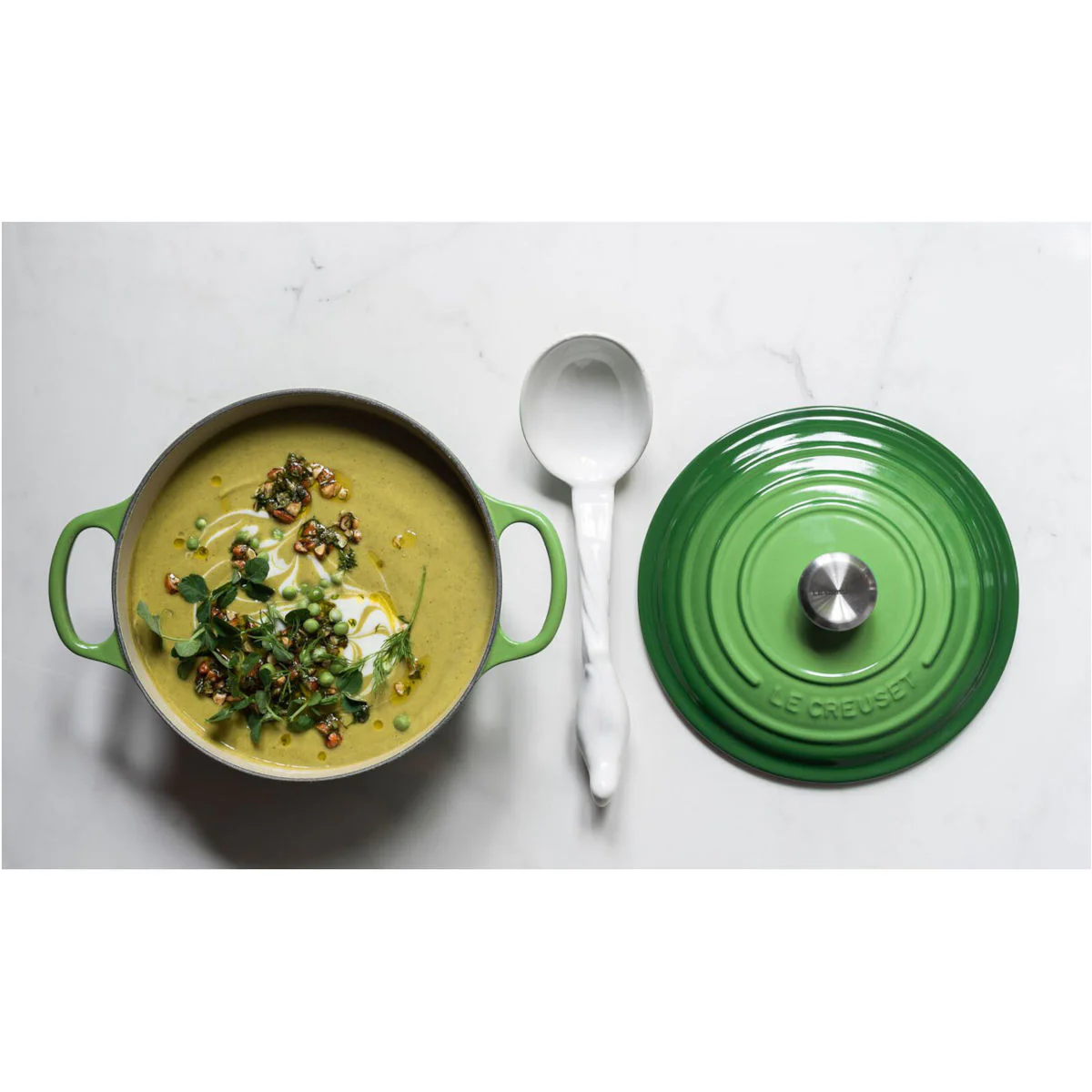 Le Creuset Signature Cast Iron Round Casserole Bamboo 26cm (5.3L) - Image 5