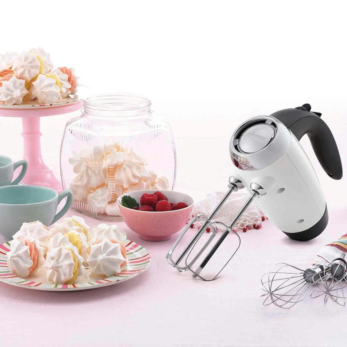 Sunbeam Mixmaster Hand Mixer - Image 2
