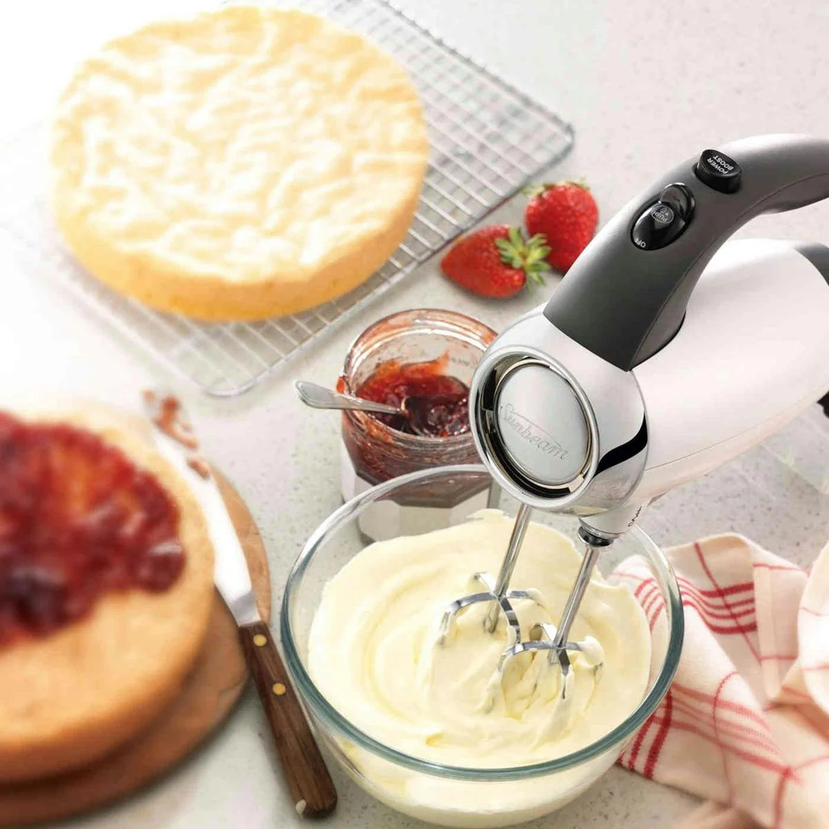 Sunbeam Mixmaster Hand Mixer - Image 3