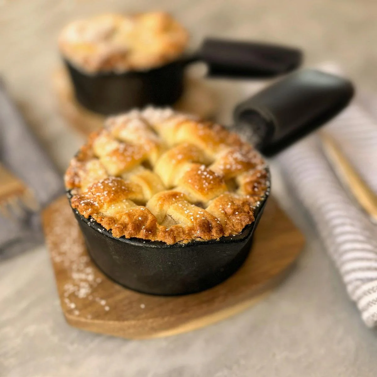 The Ironclad Jr. 10cm Seasoned Cast Iron Pan - Image 2