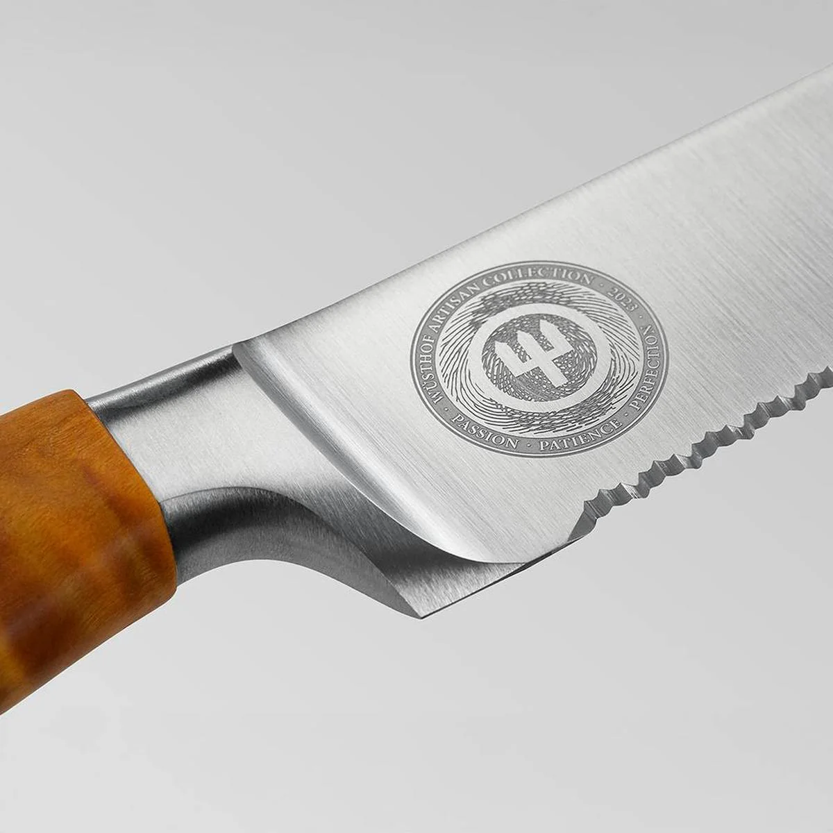 Wusthof Artisan Double Serrated Bread Knife 26cm - Image 2